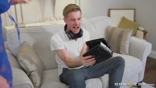 Angry Gamer Fucks His Stepmom Cathy Heaven -  Porn