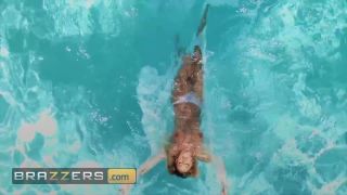 Porn -  Anal Loving Jessa Rhodes Gets Big Wet Butt Stuffed